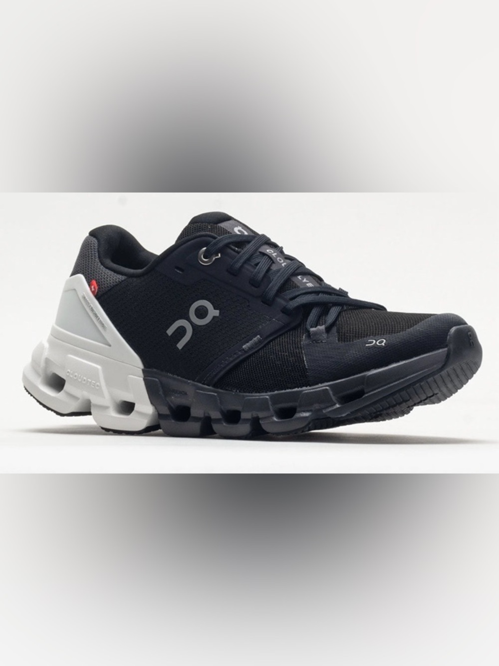 On Cloudflyer 4 Women’s Black/White 11W - Picture 4 of 16